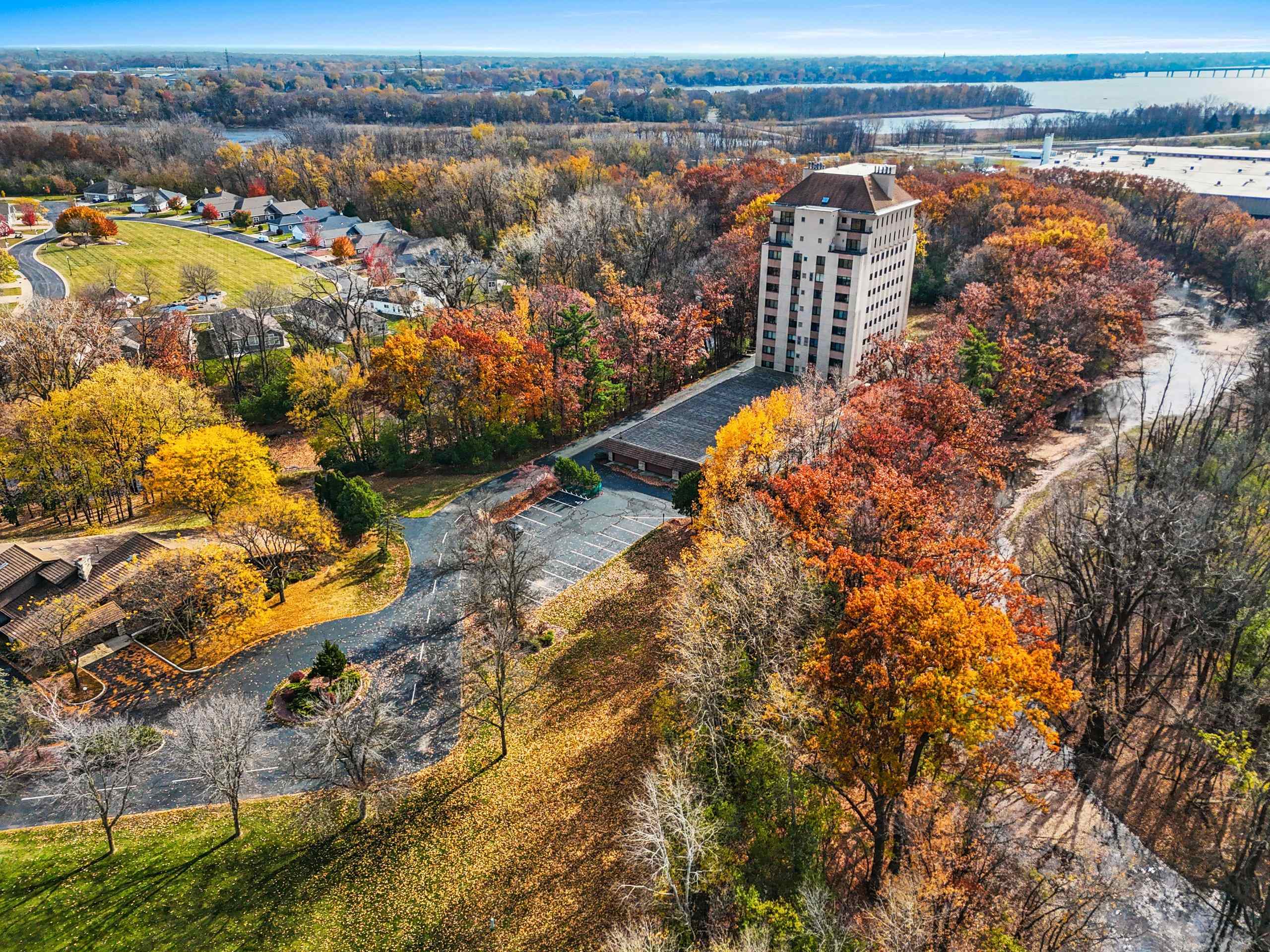 Appleton, Wisconsin 54914, United States, 2 Bedrooms Bedrooms, ,2 BathroomsBathrooms,Residential,Active,36028