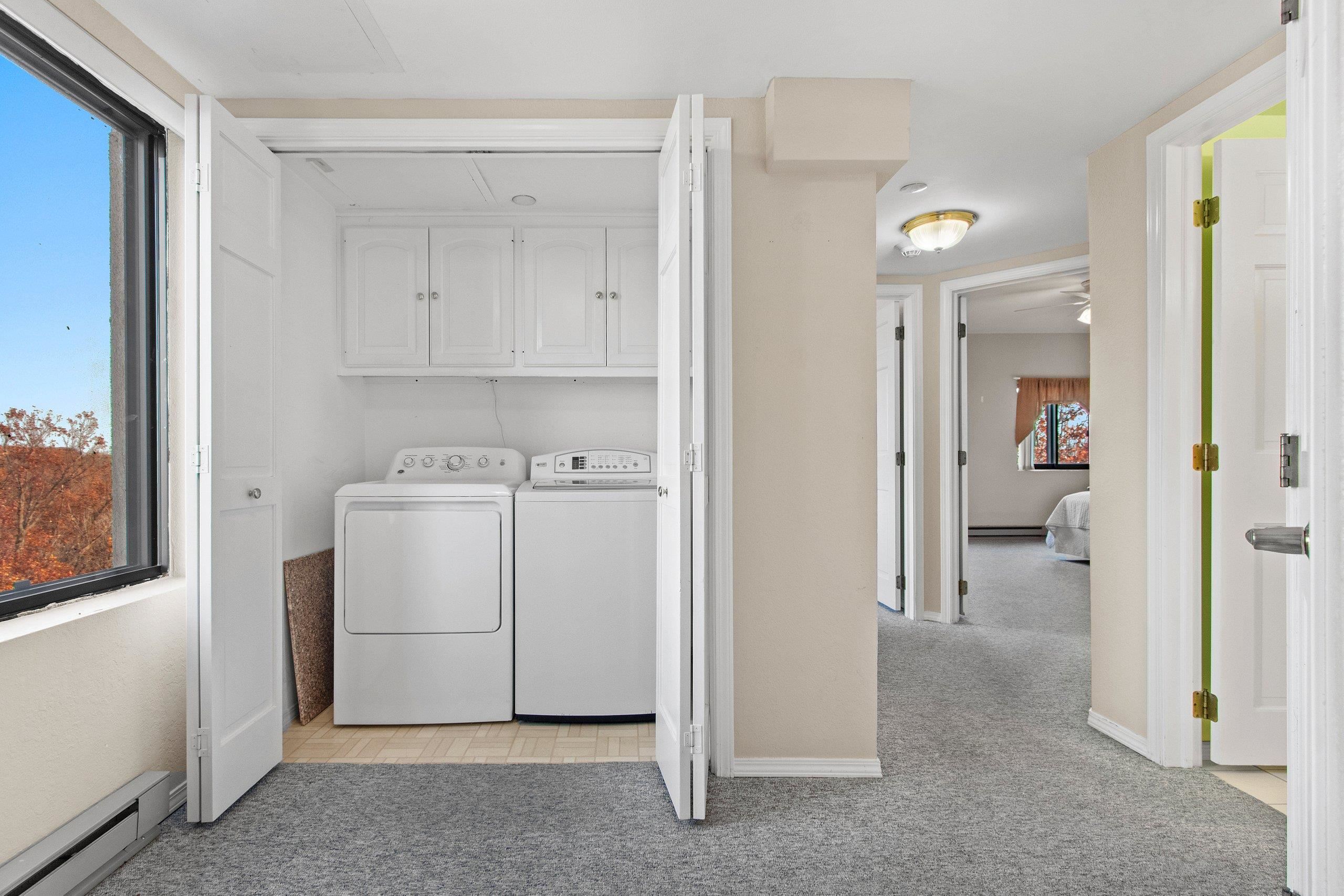 Appleton, Wisconsin 54914, United States, 2 Bedrooms Bedrooms, ,2 BathroomsBathrooms,Residential,Active,36028