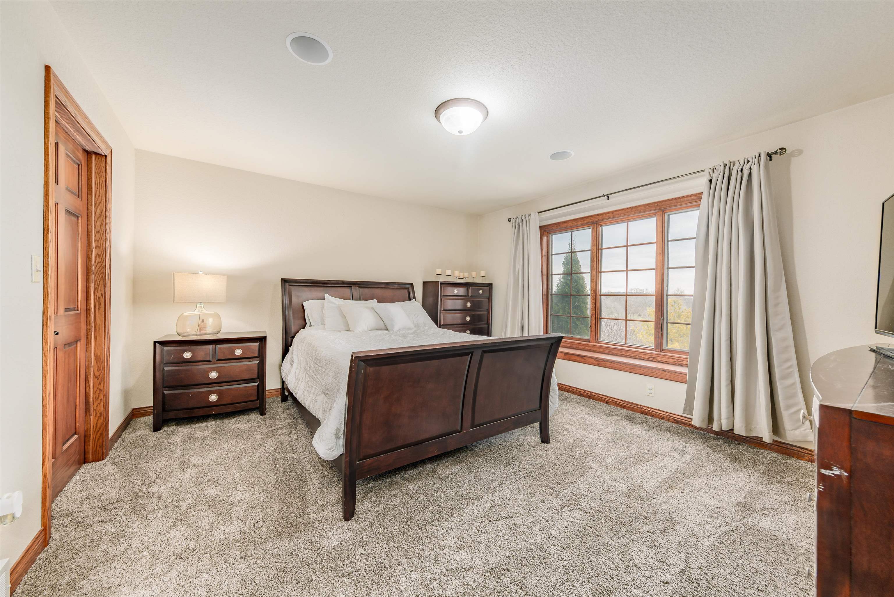 Fredonia, Wisconsin 53021, United States, 5 Bedrooms Bedrooms, ,5 BathroomsBathrooms,Residential,Active,116552