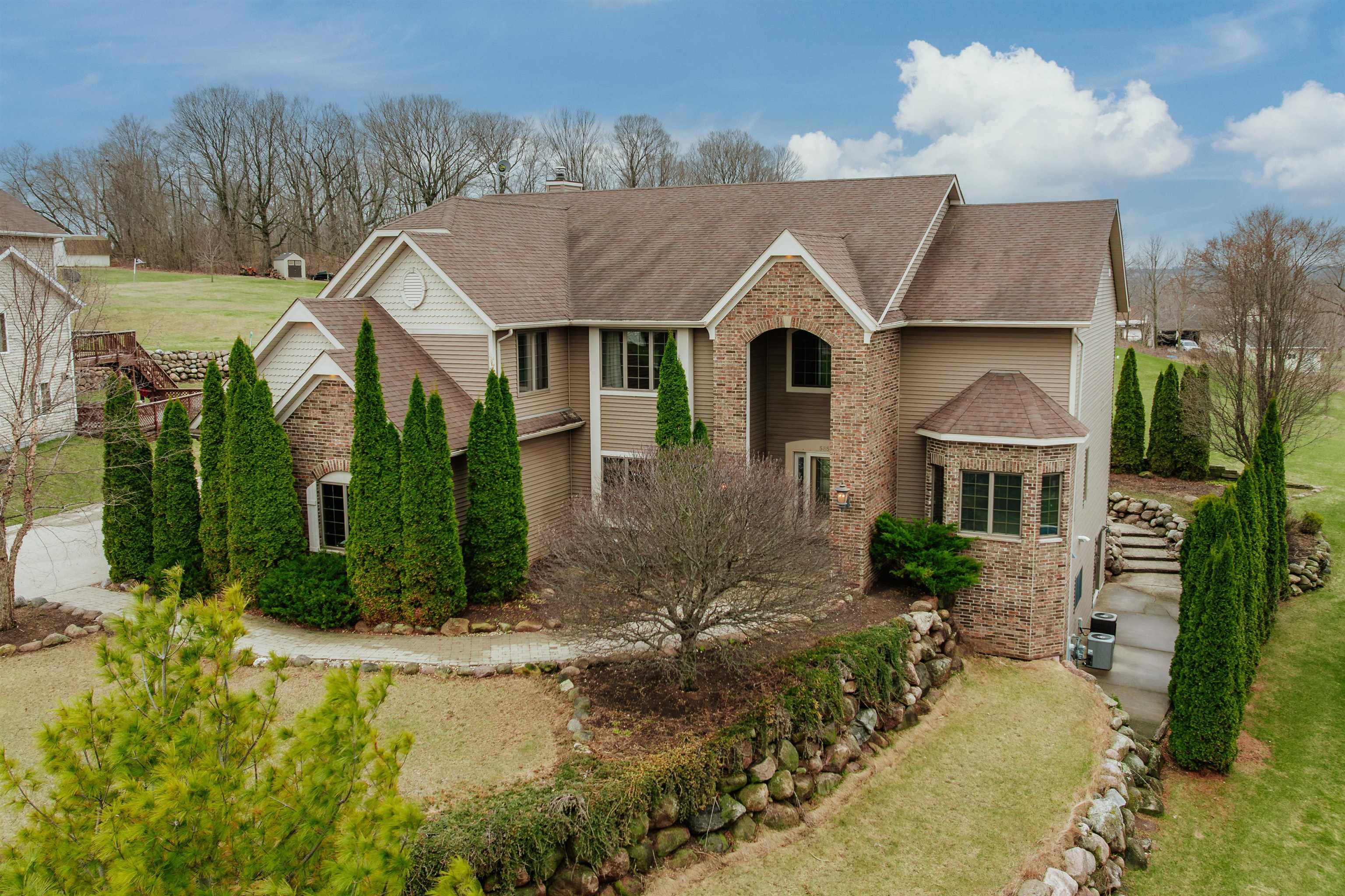 Fredonia, Wisconsin 53021, United States, 5 Bedrooms Bedrooms, ,5 BathroomsBathrooms,Residential,Active,116552