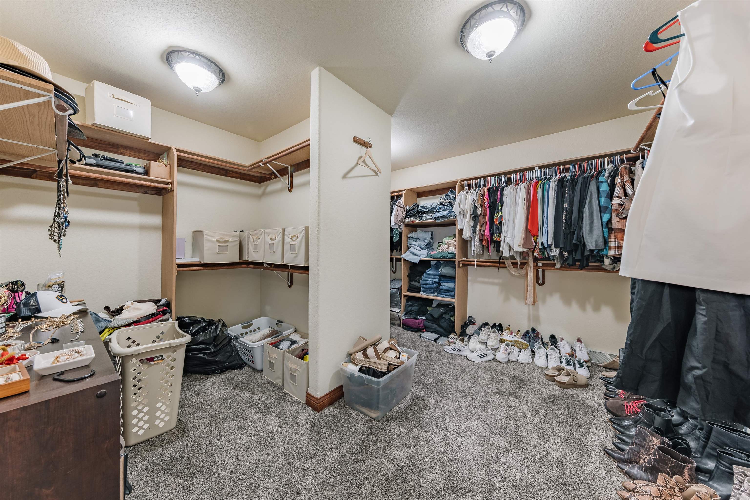 Fredonia, Wisconsin 53021, United States, 5 Bedrooms Bedrooms, ,5 BathroomsBathrooms,Residential,Active,116552