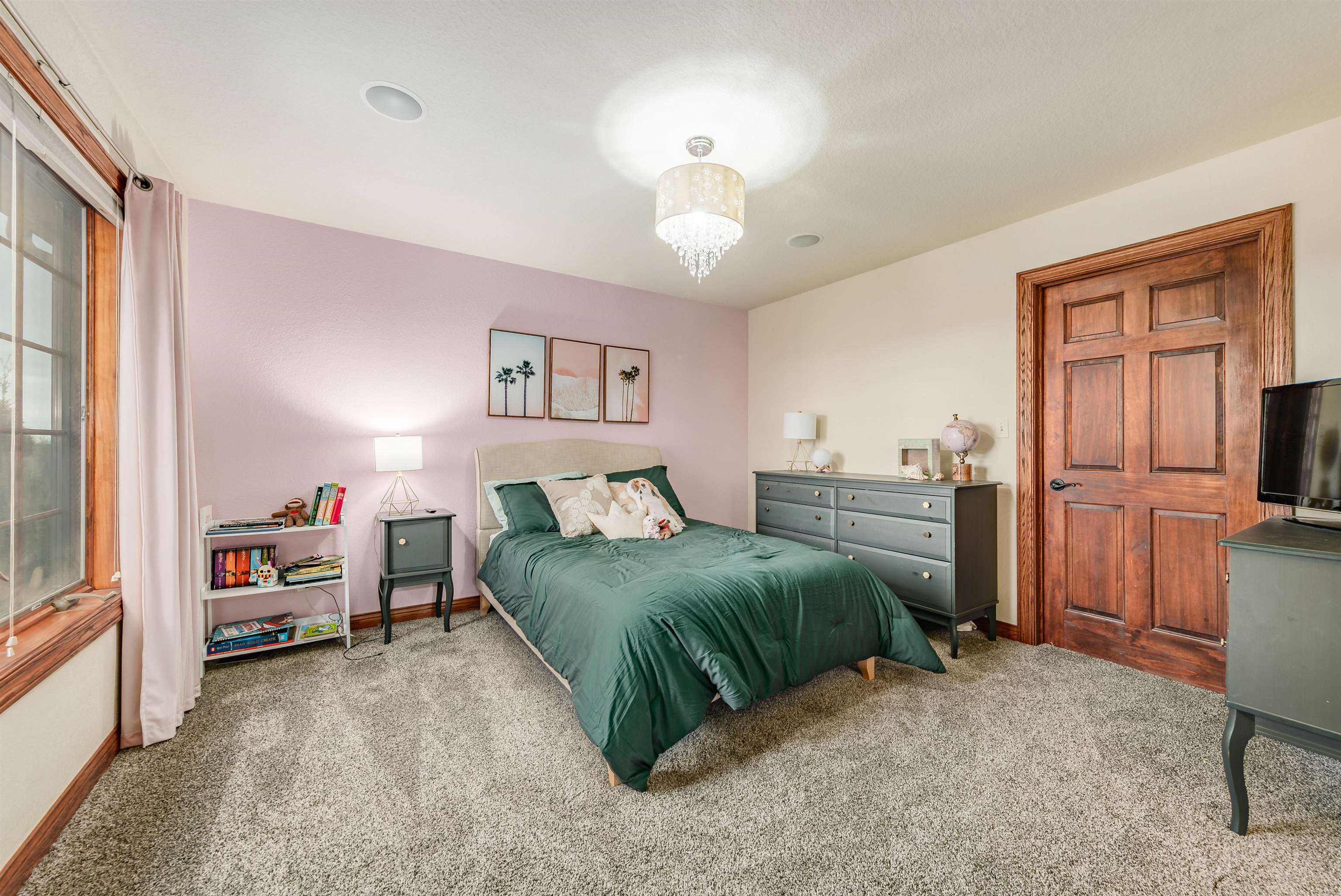 Fredonia, Wisconsin 53021, United States, 5 Bedrooms Bedrooms, ,5 BathroomsBathrooms,Residential,Active,116552