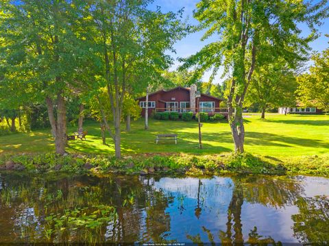 Photo of W5790 POINT Lane, CRIVITZ, WI 54114 (MLS # 50314333)
