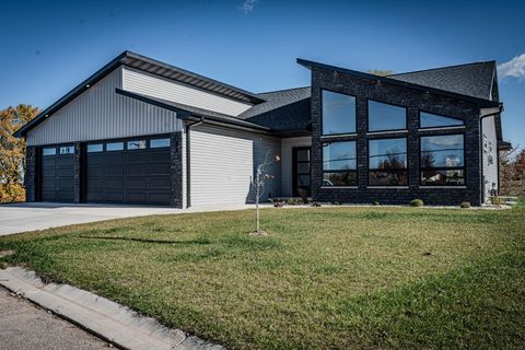 Photo of 1655 ARNIES Court, DE PERE, WI 54115 (MLS # 50321789)