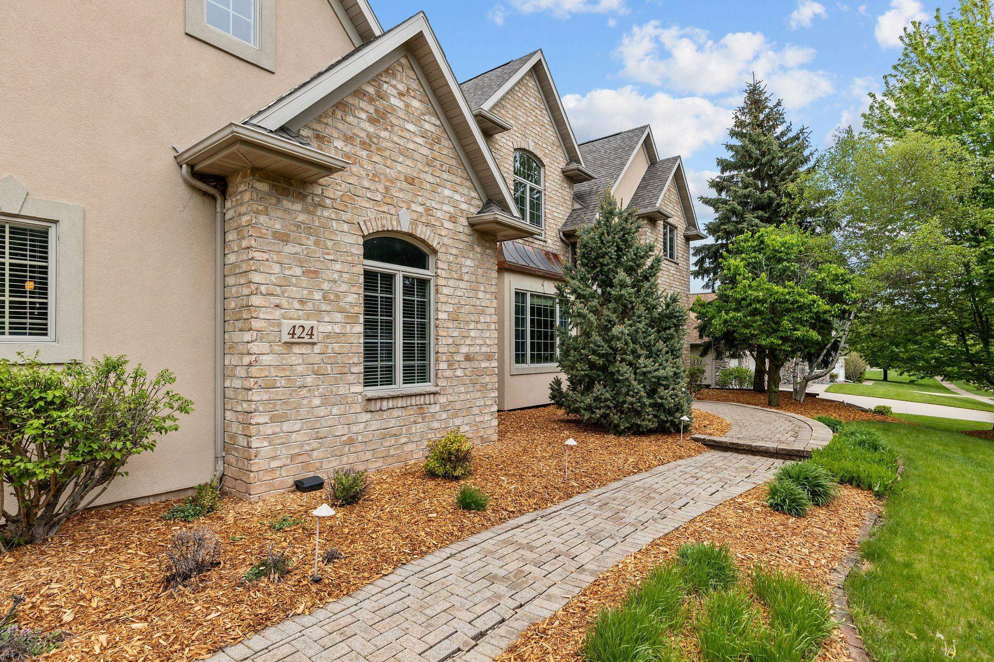424 E TALLGRASS Drive