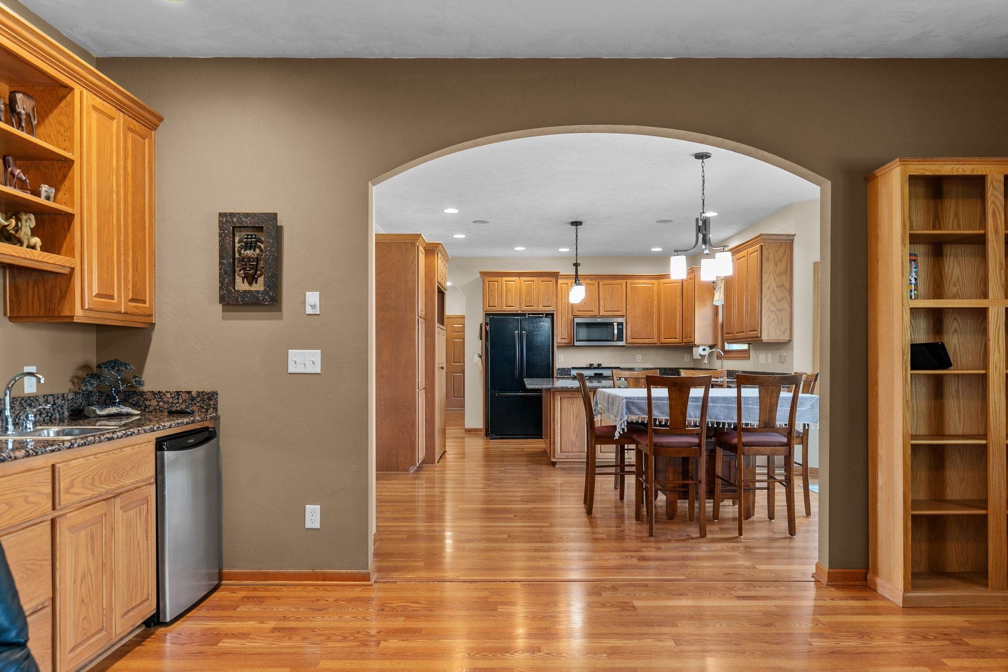 Sherwood, Wisconsin 54169, United States, 5 Bedrooms Bedrooms, ,5 BathroomsBathrooms,Residential,Active,120536