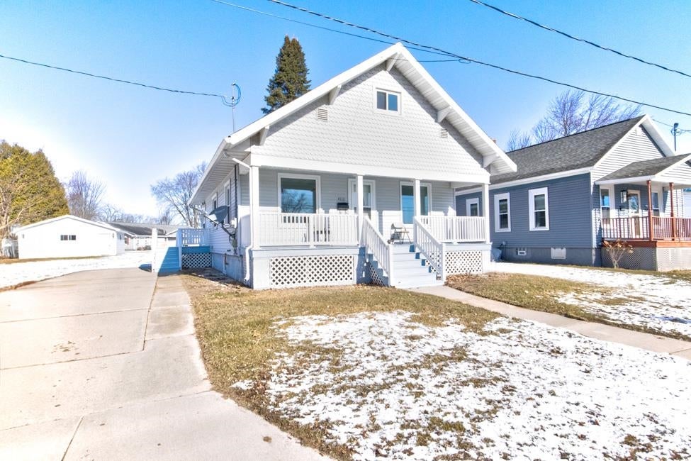 Photo 1 of 49 — 4113 N SHORE DRIVE Street, MENOMINEE, MI 49858