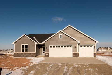 Photo of 5304 FENCELINE Lane, OMRO, WI 54963 (MLS # 50313096)