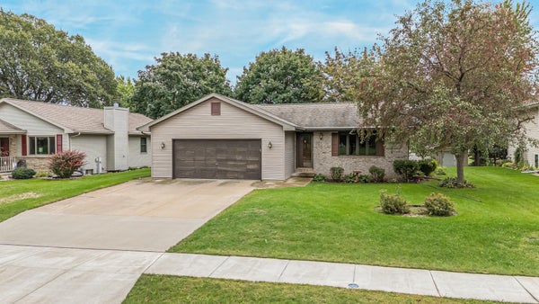 3115 W 9TH AVE, OSHKOSH, WI 54904 - Image 72db55d6e86a1dfb2d7e201da82e5946/2914111229
