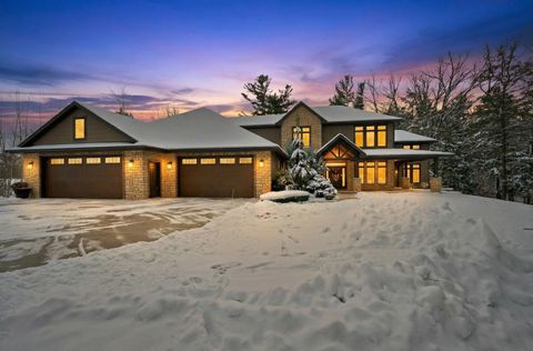 Photo of 2458 COPPER Lane, GREEN BAY, WI 54311 (MLS # 50318887)