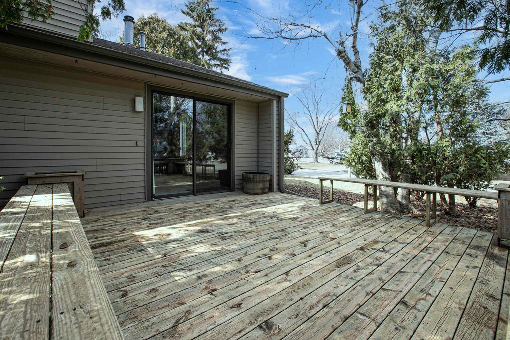 Photo of 2916 N RANKIN Street, APPLETON, WI 54911 (MLS # 50322127)