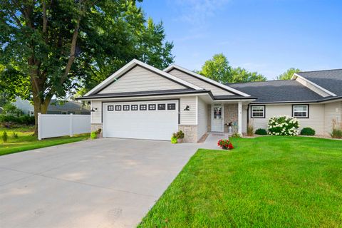 Photo of 1855 SOUTHBRIDGE Road, DE PERE, WI 54115 (MLS # 50320507)