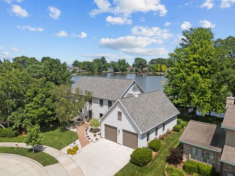 Photo of 1960 CLIFFVIEW Court, OSHKOSH, WI 54902 (MLS # 50312156)