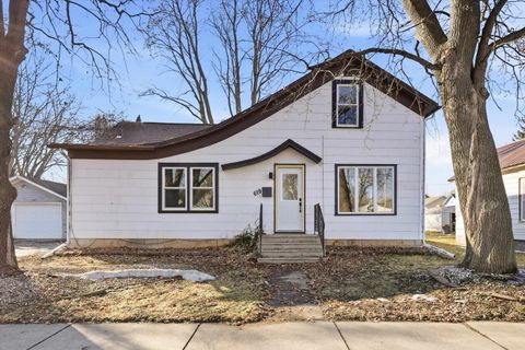 Photo of 619 S MAIN Street, SEYMOUR, WI 54165 (MLS # 50321222)