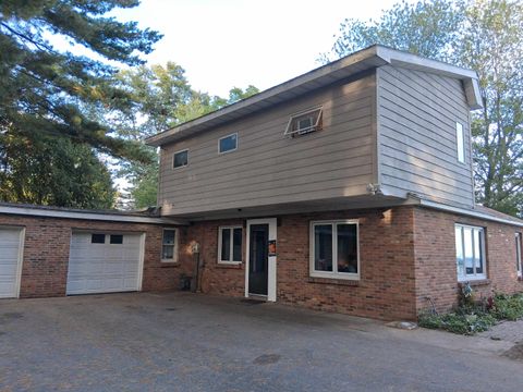 Photo of N2796 SHORE Drive, MARINETTE, WI 54143 (MLS # 50311578)