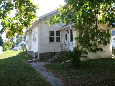 Photo of 925 BOND Street, GREEN BAY, WI 54303 (MLS # 50316020)