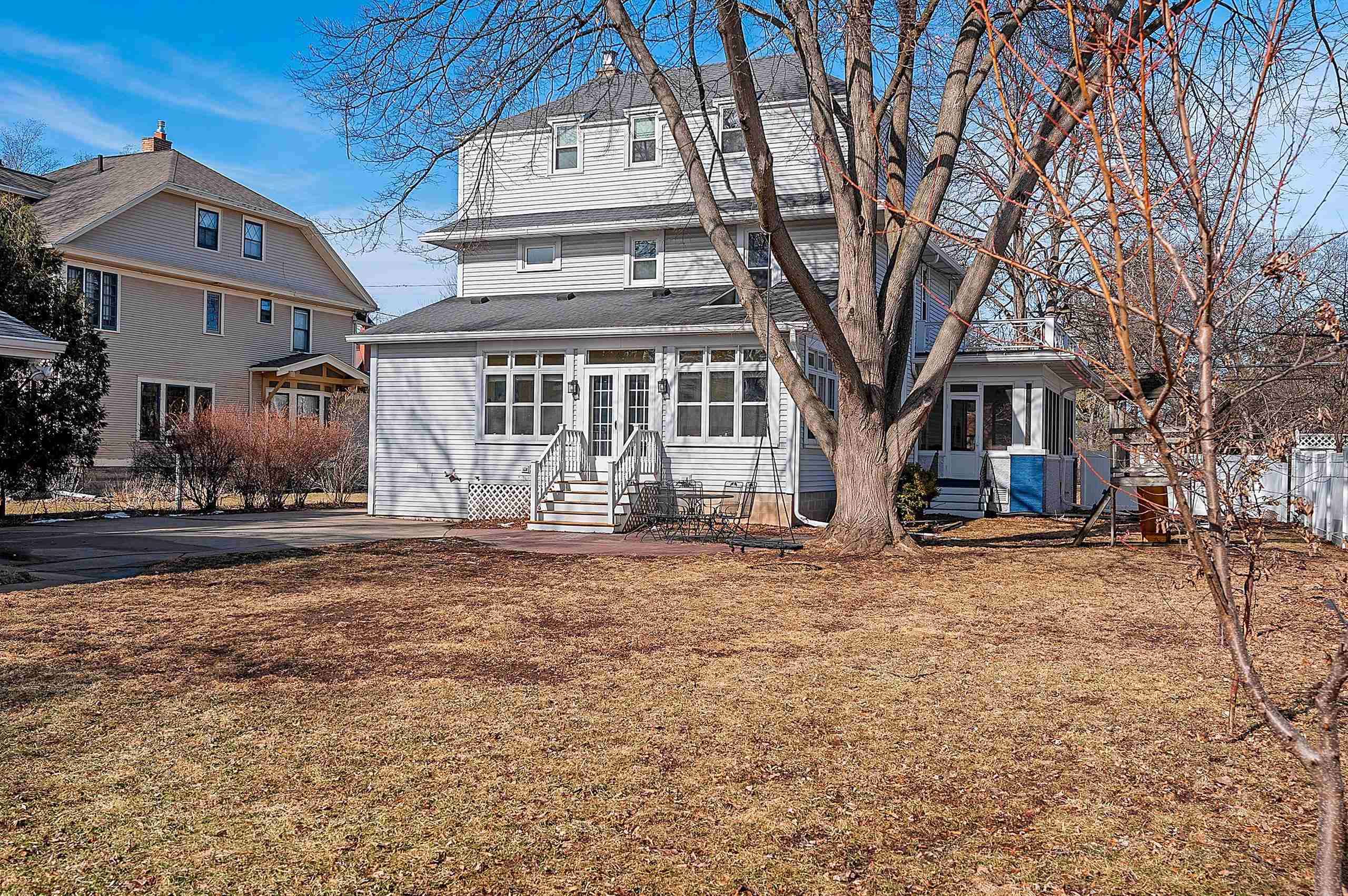 1225 WASHINGTON Avenue