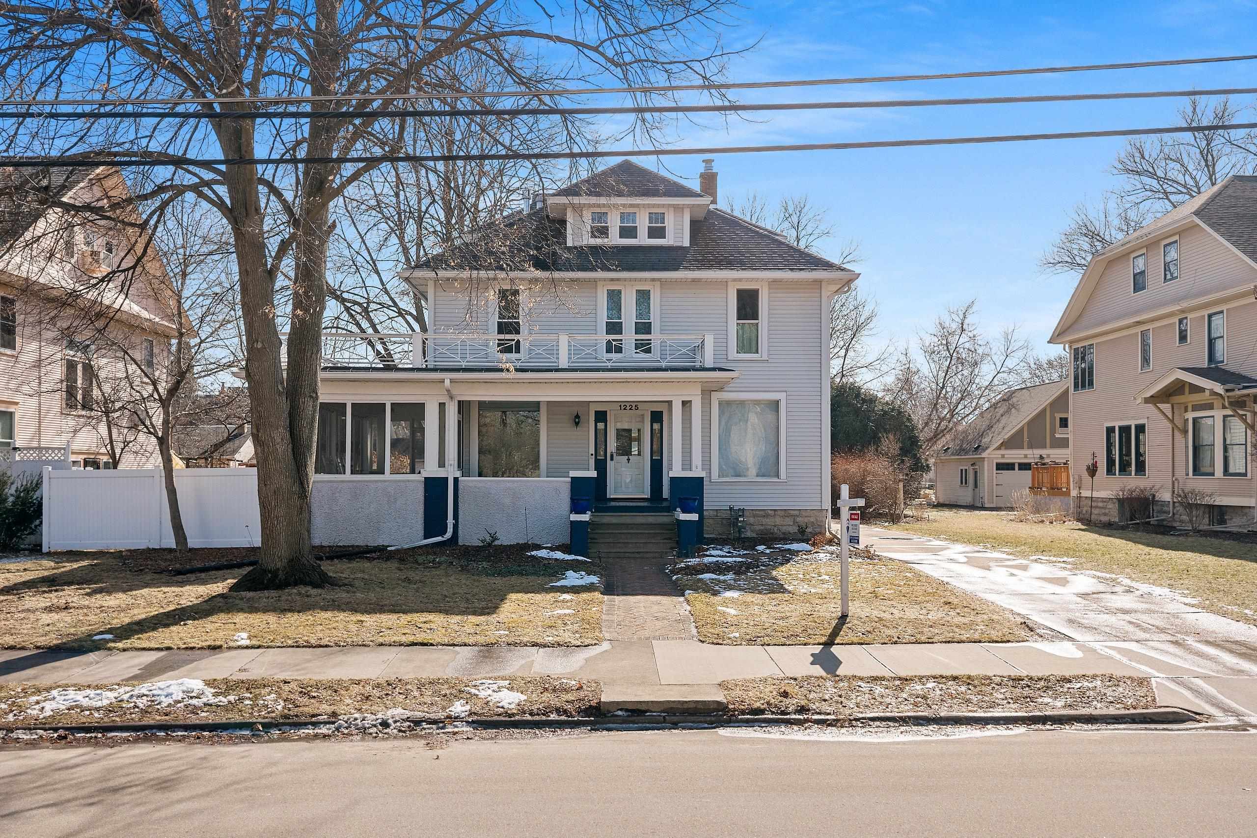 1225 WASHINGTON Avenue