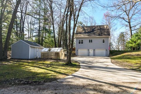 Photo of 6615 BIRCHWOOD SHORES Lane, OCONTO FALLS, WI 54154 (MLS # 50307704)
