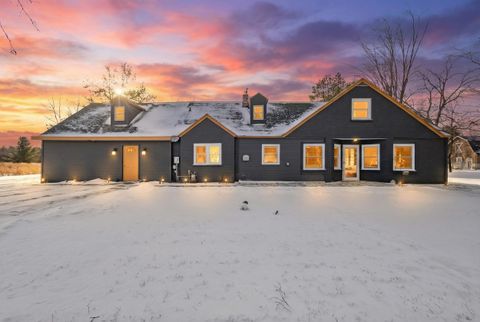 Photo of W1807 STATE HIGHWAY 64, MARINETTE, WI 54143 (MLS # 50319361)