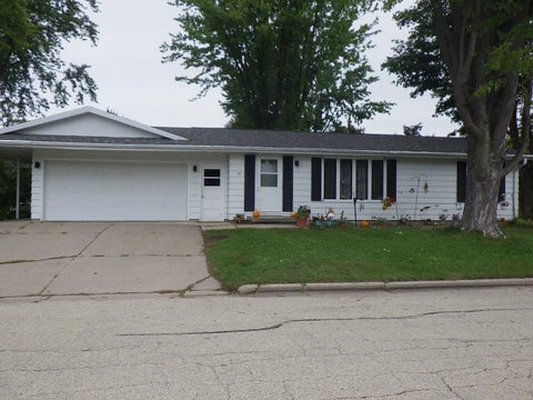Photo of 70 GROVE Street, CLINTONVILLE, WI 54929 (MLS # 50332942)