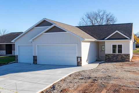 Photo of 1009 LOTUS Trail, MENASHA, WI 54952 (MLS # 50323154)