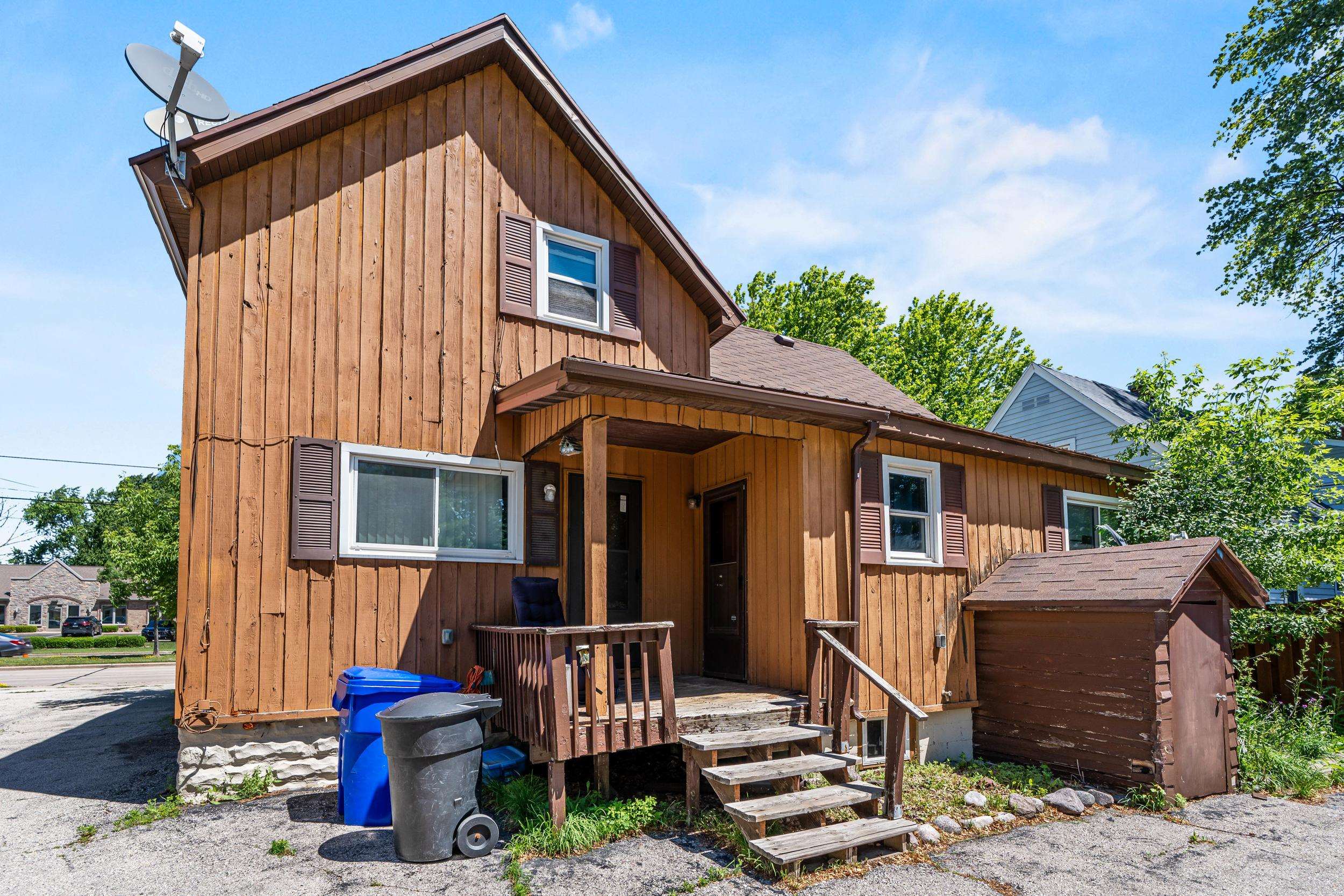 1427 W COLLEGE Avenue