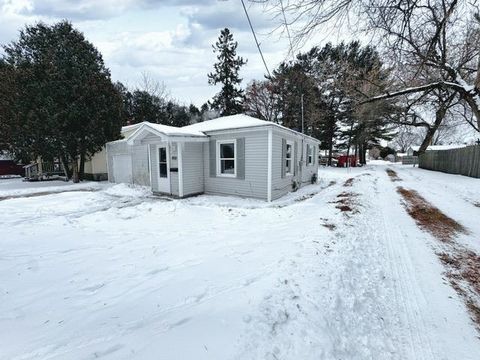 Photo of 1205 32ND Avenue, MENOMINEE, MI 49858 (MLS # 50319127)