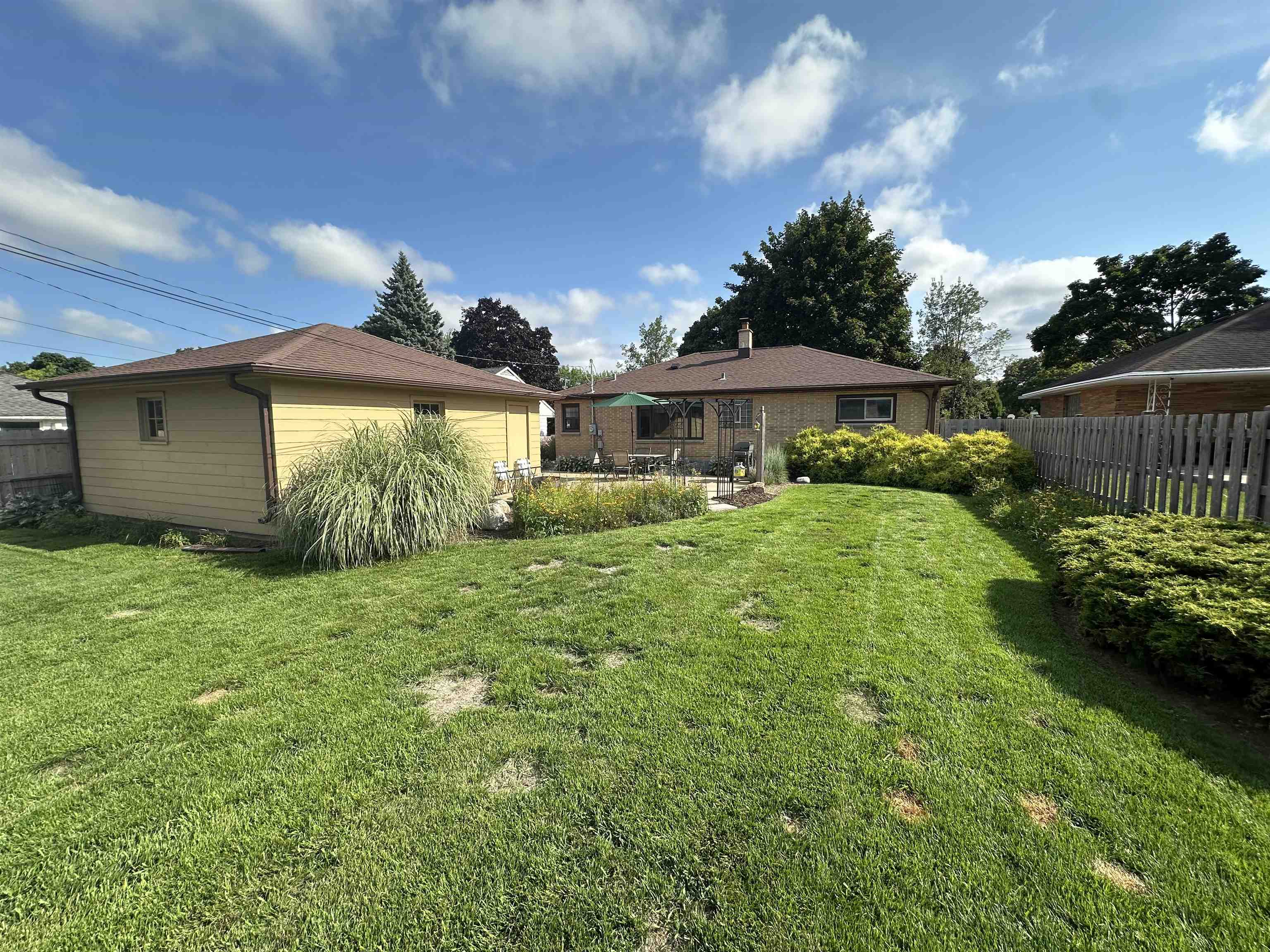 West Allis, Wisconsin 53219, United States, 3 Bedrooms Bedrooms, ,2 BathroomsBathrooms,Residential,Active,194500