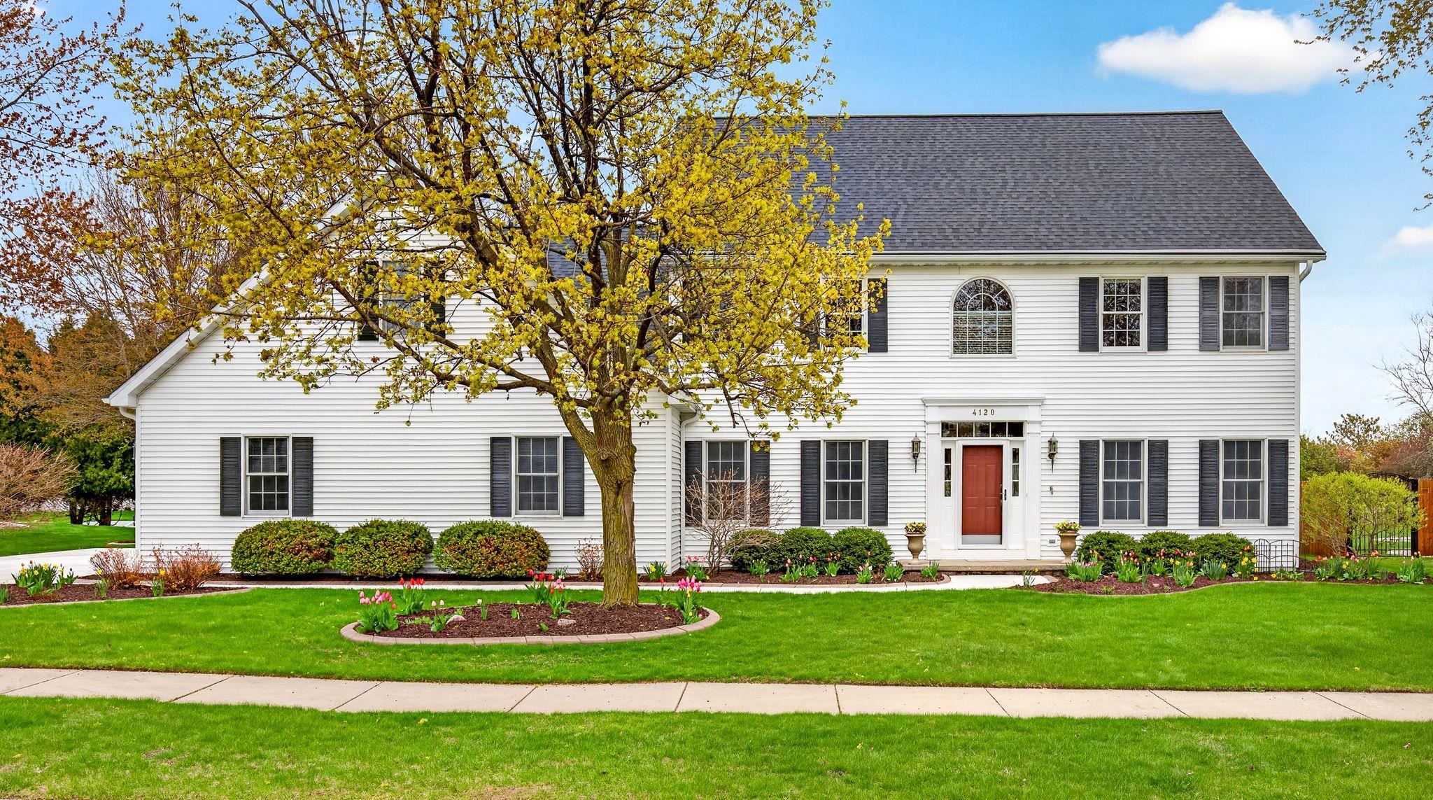 Photo 1 of 74 — 4120 N WINDCROSS Drive, APPLETON, WI 54913