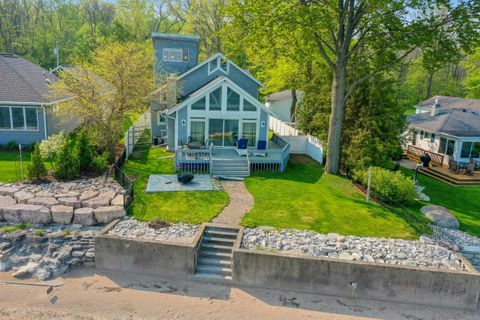 Photo of 4399 ANAPAULA Lane, GREEN BAY, WI 54311 (MLS # 50314752)