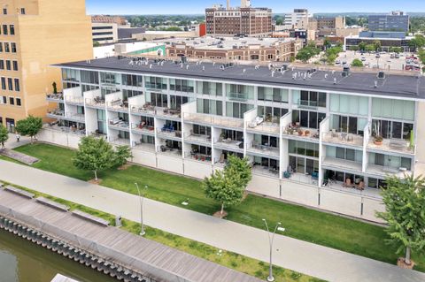 Photo of 101 CHERRY Street #204, GREEN BAY, WI 54301 (MLS # 50315148)
