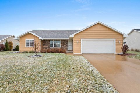 Photo of 2437 LAWRENCE Drive, DE PERE, WI 54115 (MLS # 50318383)