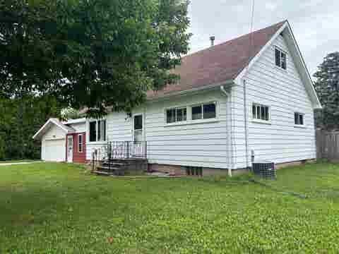 Photo of 1918 ALASKA Street, OSHKOSH, WI 54902 (MLS # 50330521)