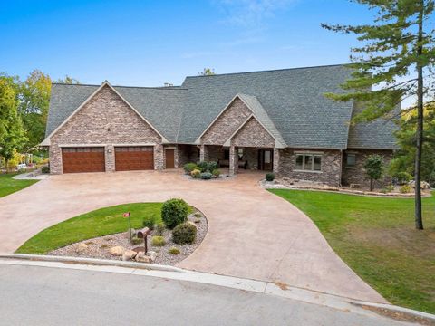 Photo of 315 W HIGHLAND Drive, OCONTO FALLS, WI 54154 (MLS # 50299028)