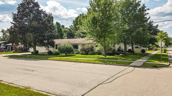 1006 9TH ST, WAUPACA, WI 54981 - Image 7b6ccd06db11ac42d7fb0b97a47bd563/4170479546