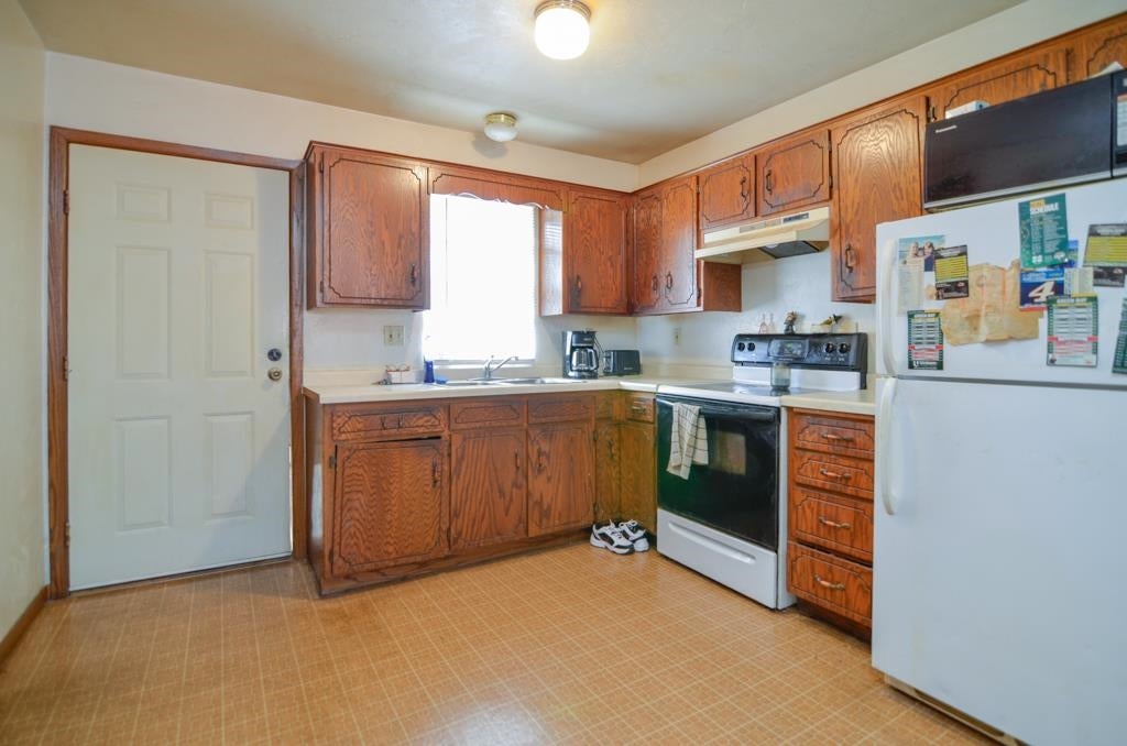 607 VICTORIA Court