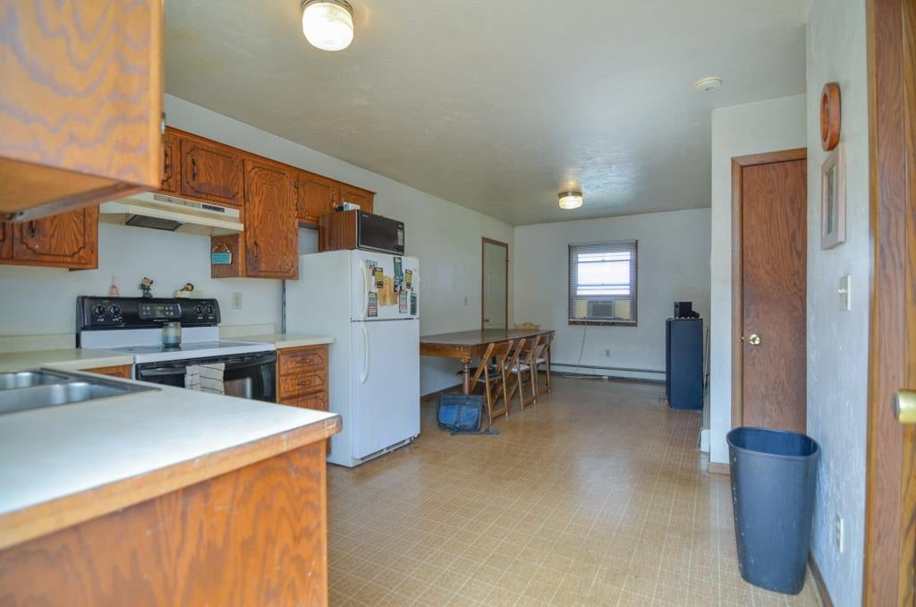 607 VICTORIA Court