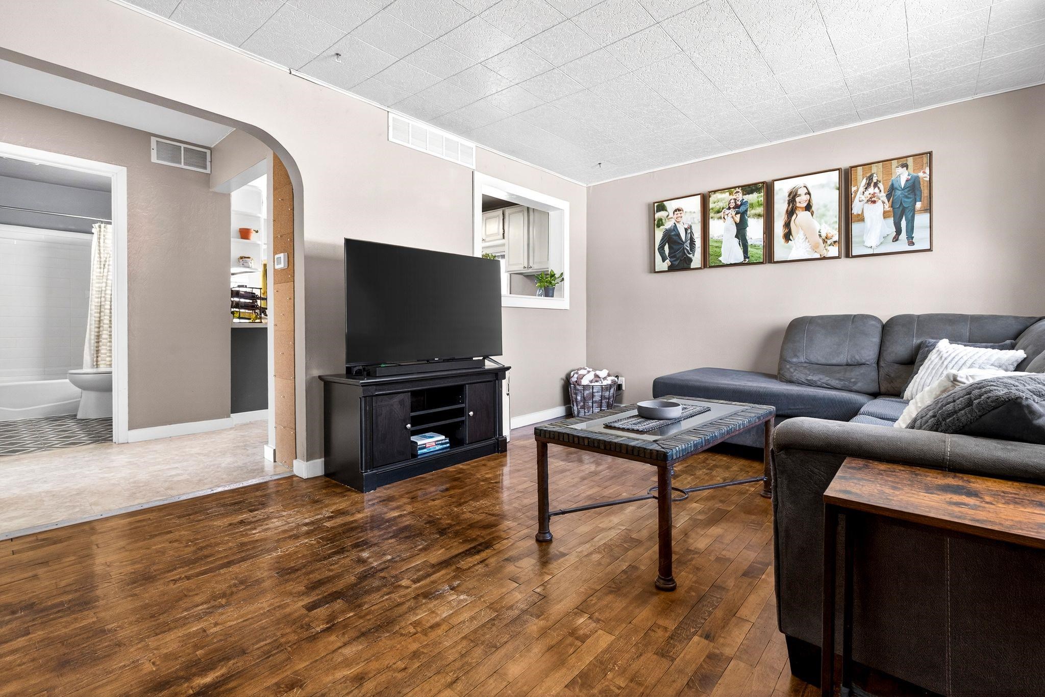 1221 HILLCREST Drive