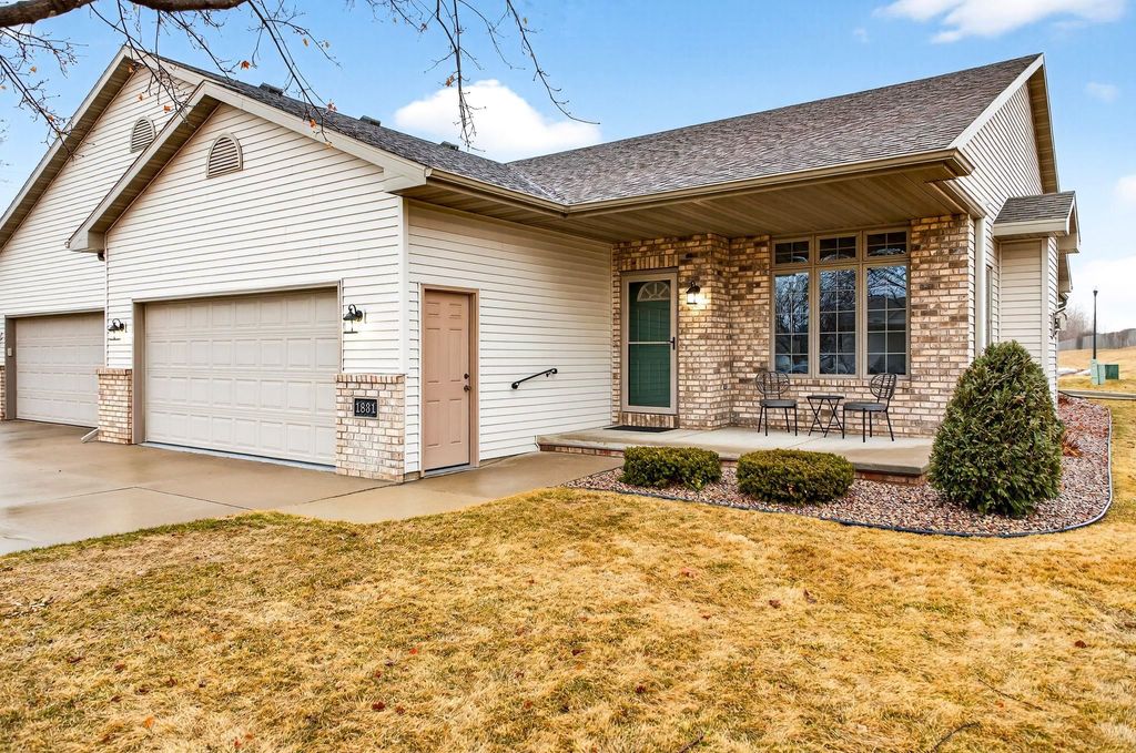 Photo of 1831 E SYLVAN Avenue, APPLETON, WI 54915 (MLS # 50322004)