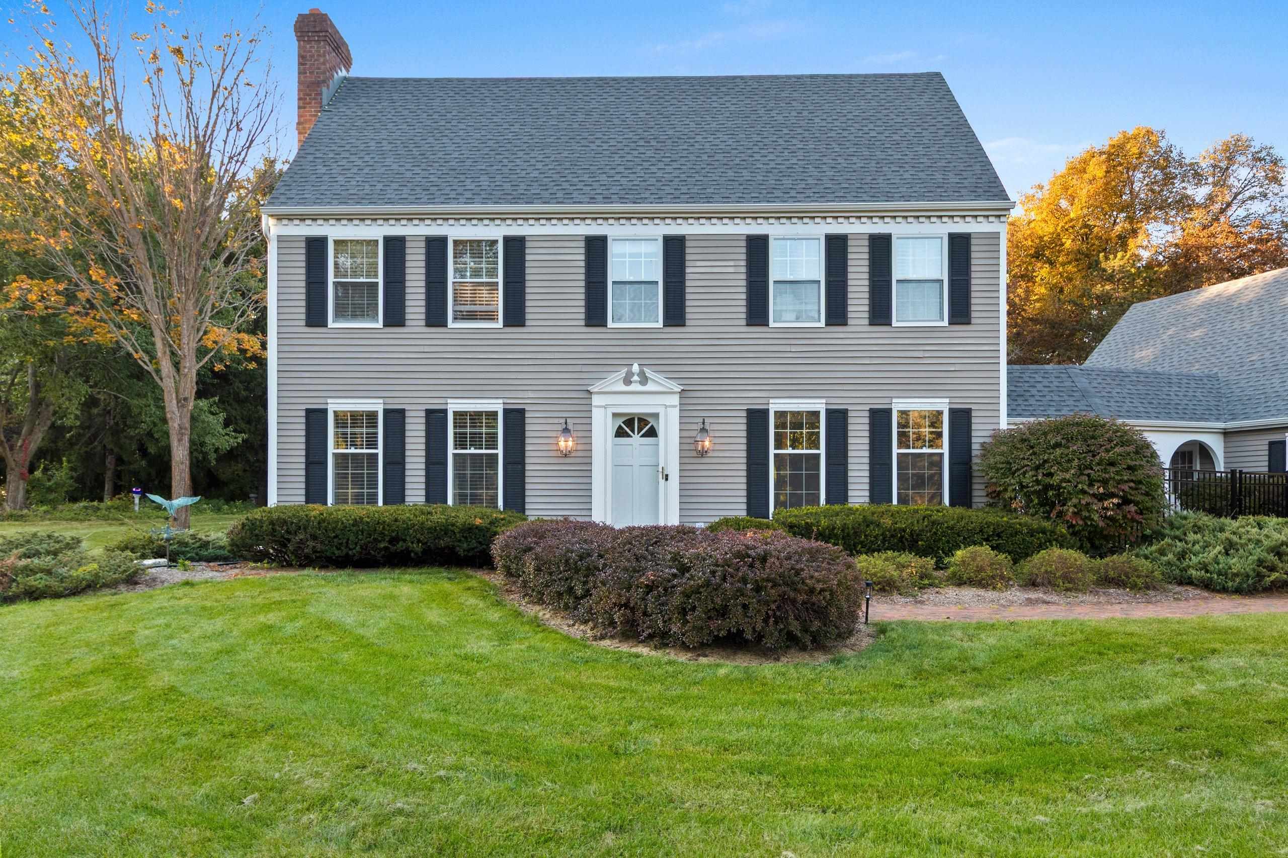 21 CRESTVIEW Drive