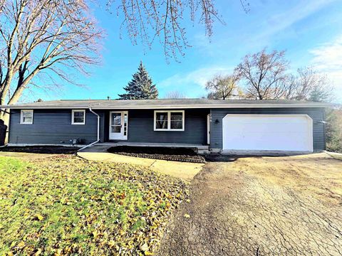 Photo of 708 MILLER LANE Court, KAUKAUNA, WI 54130 (MLS # 50318557)