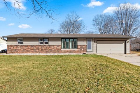 Photo of 2343 YELLOWSTONE Drive, GREEN BAY, WI 54311 (MLS # 50321384)