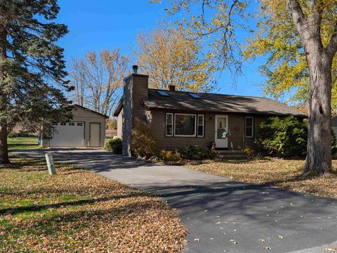 607 HUNTERS POINT Road NEENAH WI 54956