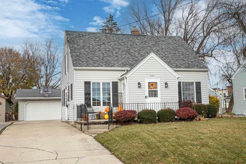 Photo of 320 W LINCOLN Avenue, LITTLE CHUTE, WI 54140 (MLS # 50318519)