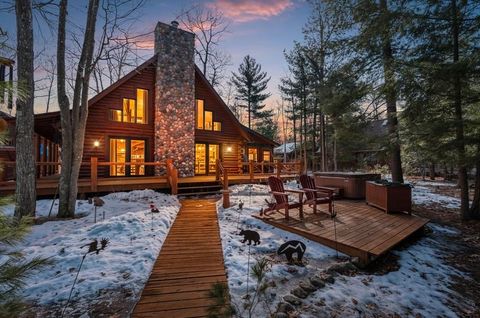 Photo of 15549 SPUR Lane, MOUNTAIN, WI 54149 (MLS # 50321423)