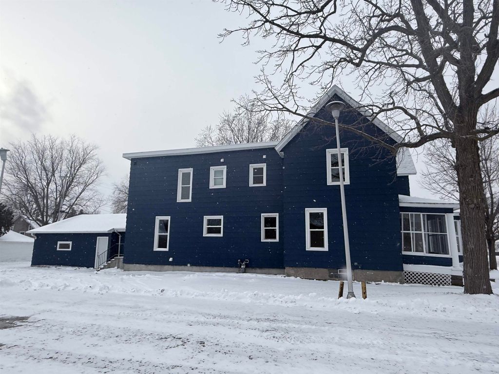 Photo of 1431 NEWBERRY Avenue, MARINETTE, WI 54143 (MLS # 50319126)