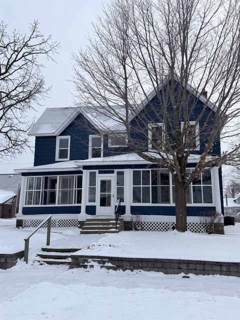 Photo of 1431 NEWBERRY Avenue, MARINETTE, WI 54143 (MLS # 50319126)