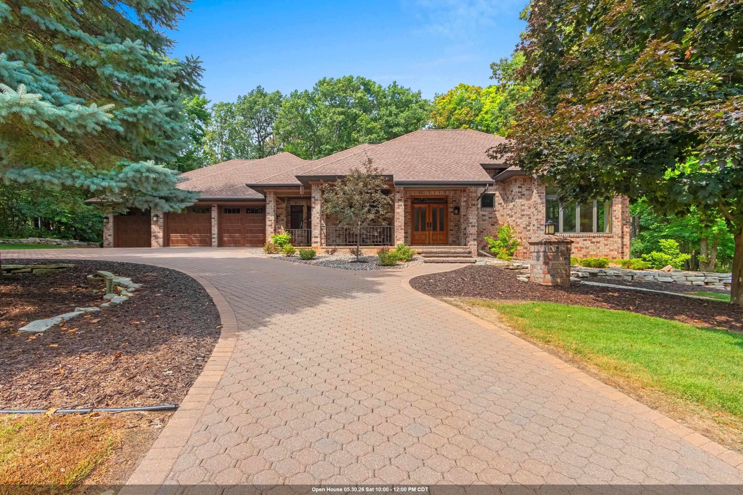 Photo 1 of 89 — 2920 PARKWOOD Drive, GREEN BAY, WI 54313