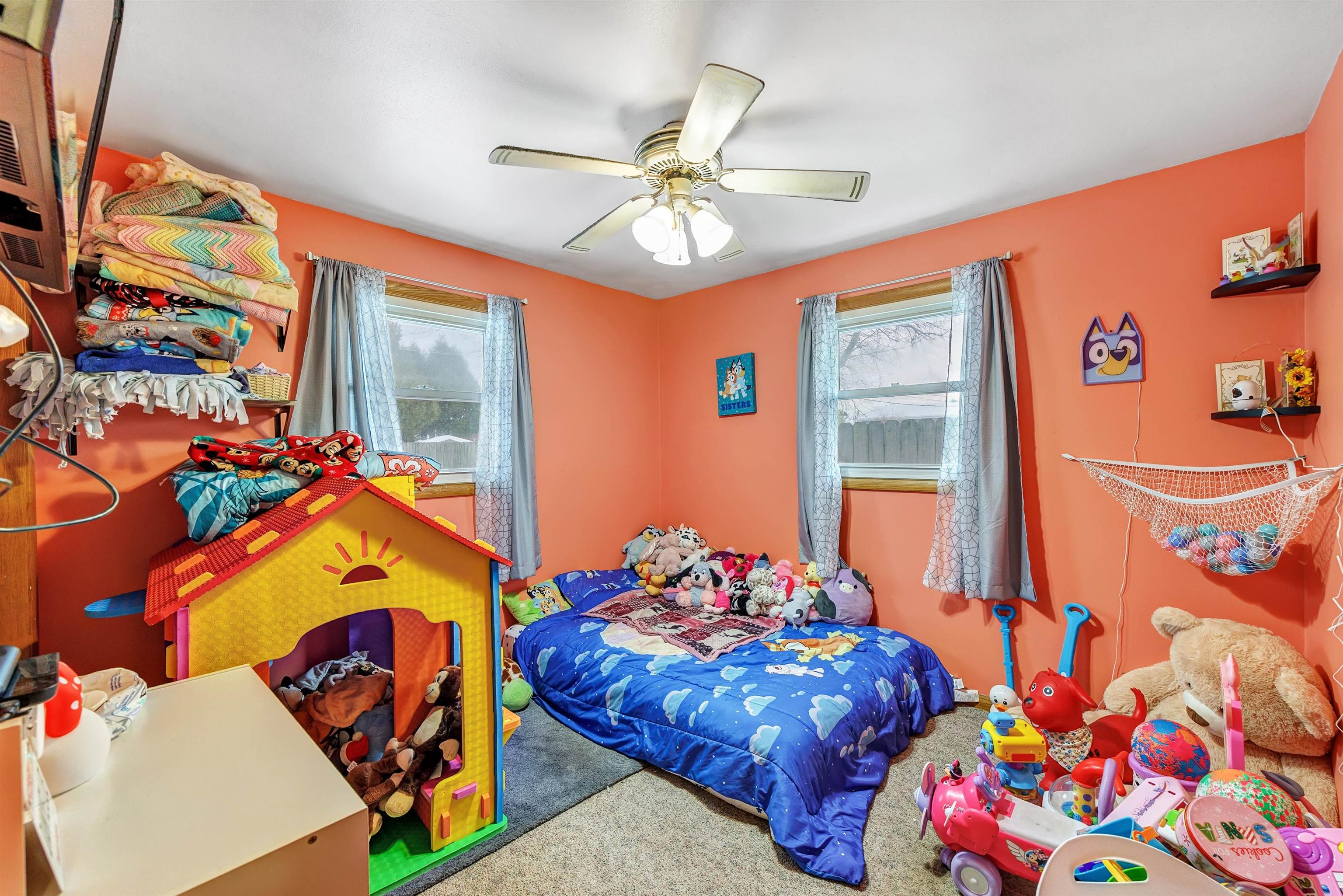 Manitowoc, Wisconsin 54220, United States, 3 Bedrooms Bedrooms, ,2 BathroomsBathrooms,Residential,Active,255497